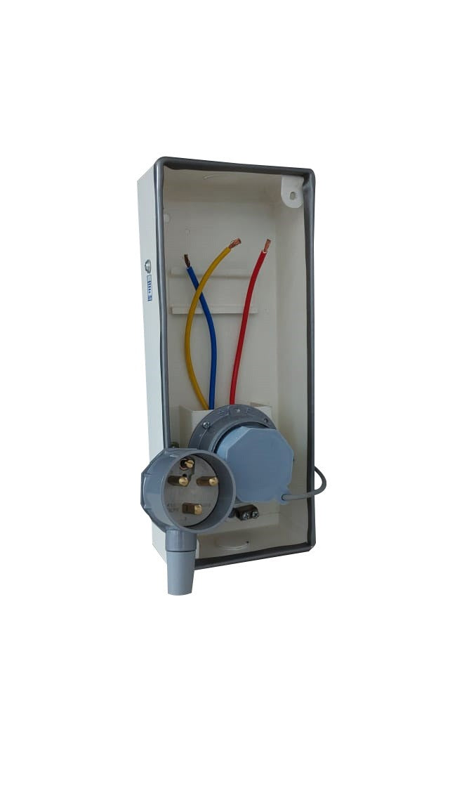 SELVO 20 Amps TPN Distribution Board with Three Pin Metal Clad Industrial Plug and Socket (Without Fitted MCB))