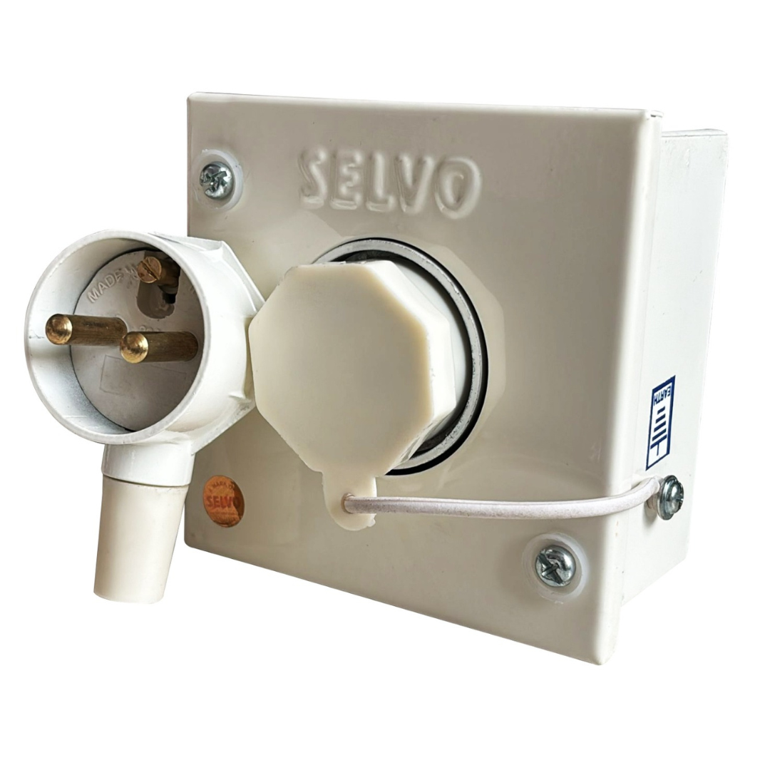 SELVO 20A SPN PLUG & SOCKET SET ENCLOSURE
