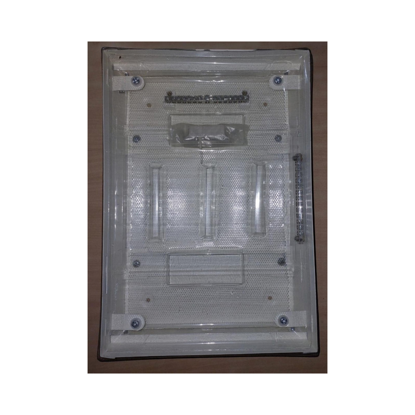 SELVO 4 Way TPN Double Door Distribution Board