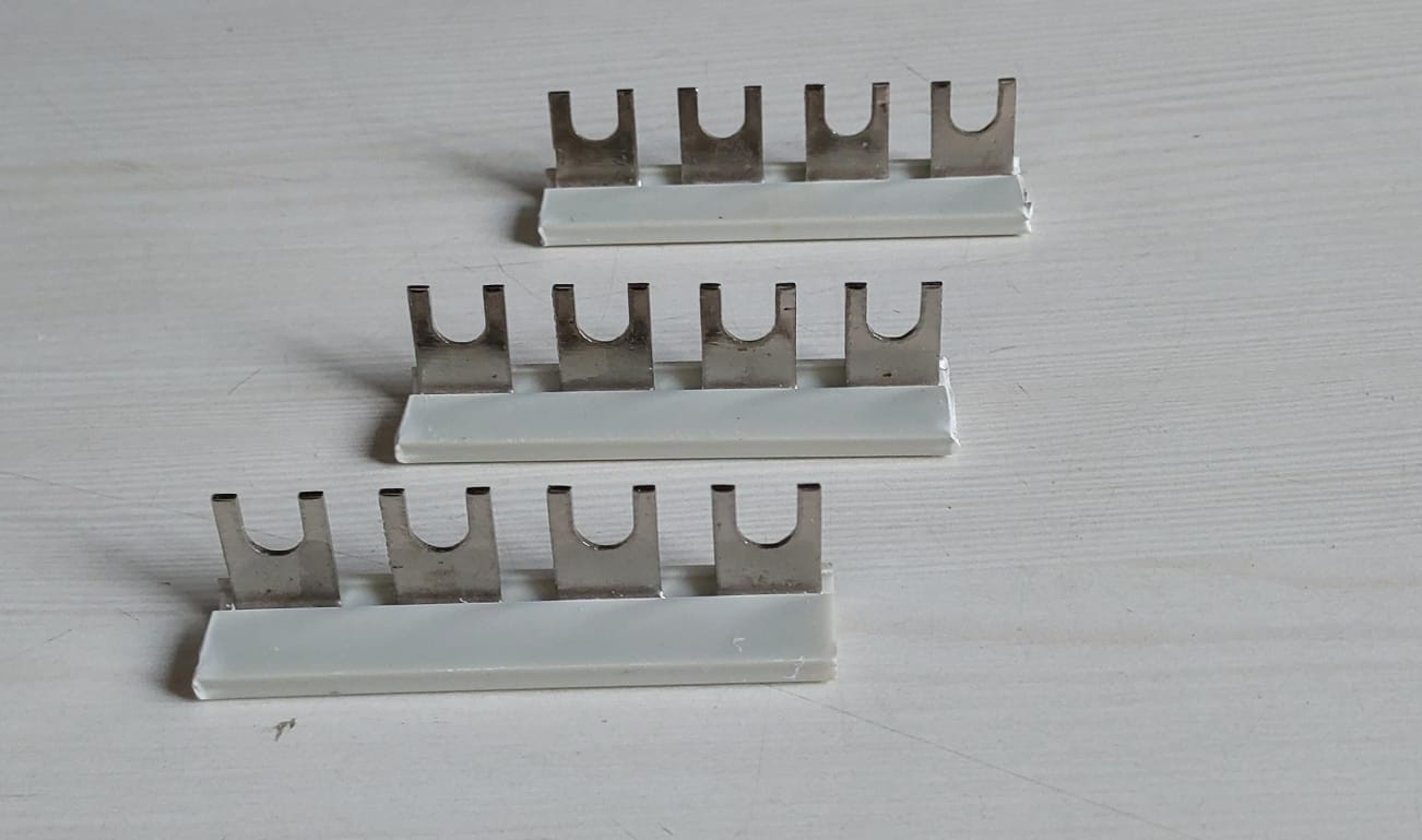 SELVO 4 WAY MCB FORK TYPE COPPER BUSBAR WITH PVC SHELL ( PACK OF 24 )