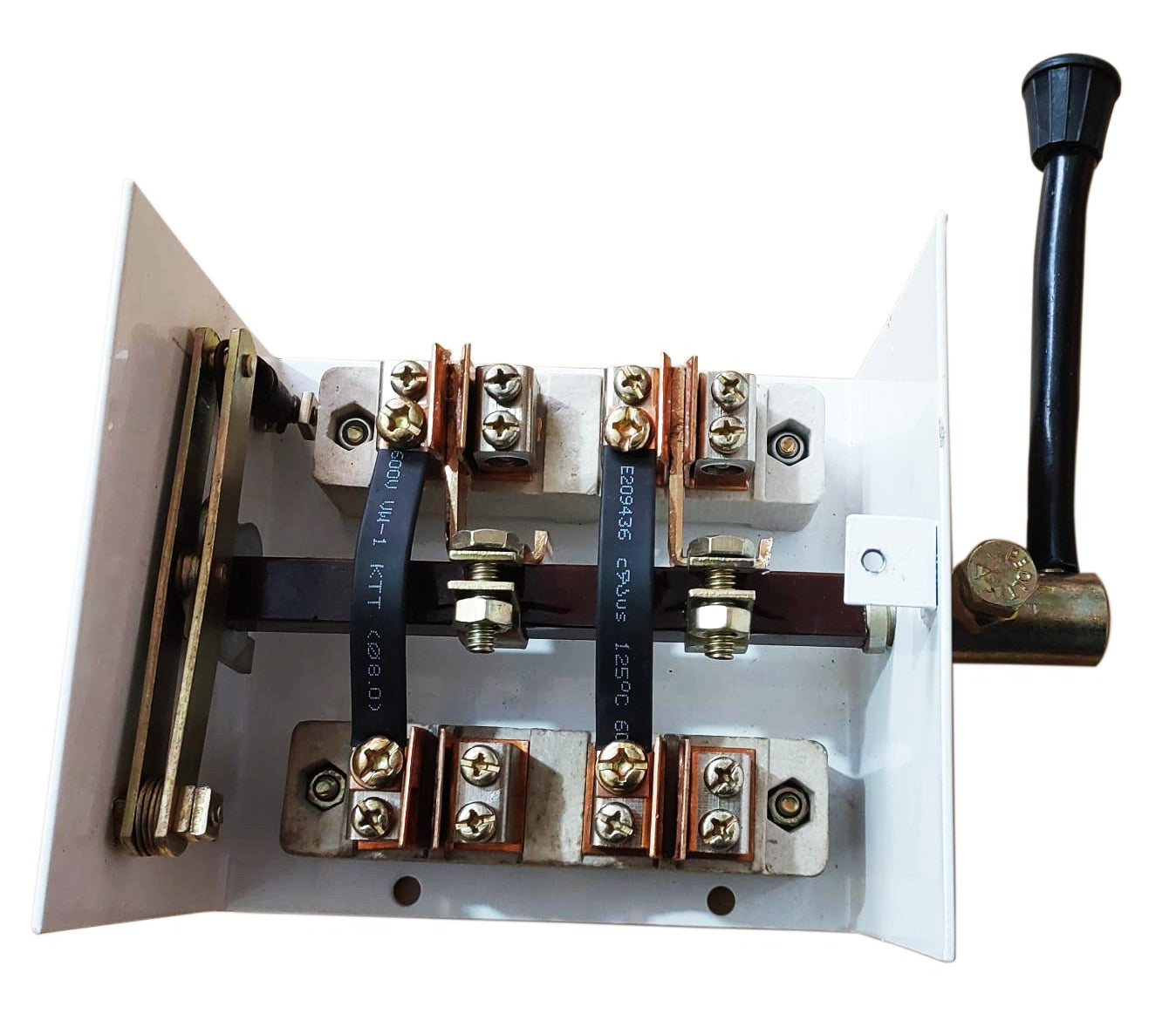 SELVO 63 Amps Double Pole L.T. Type Mini Changeover Switches